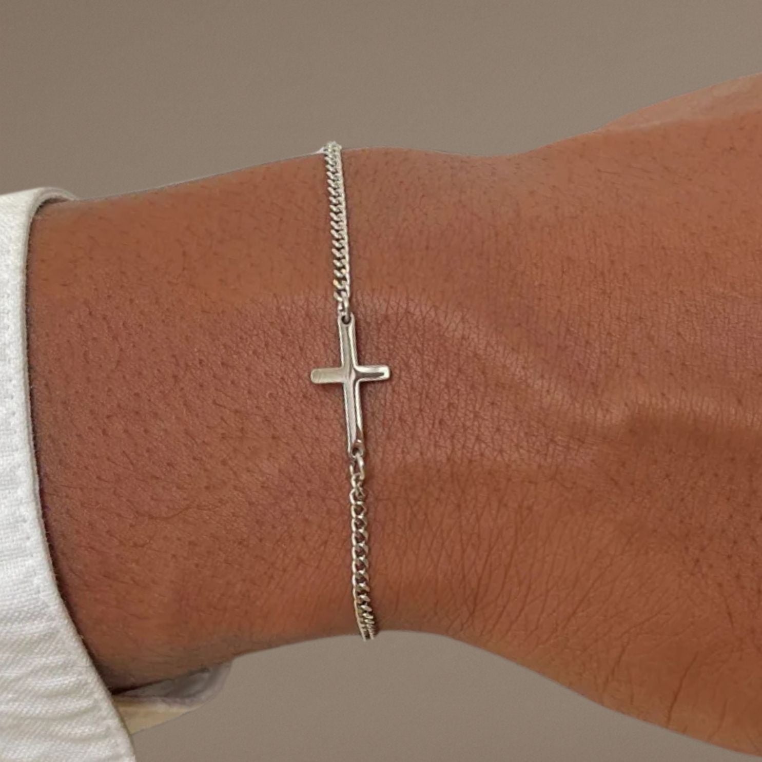 "CROSS"