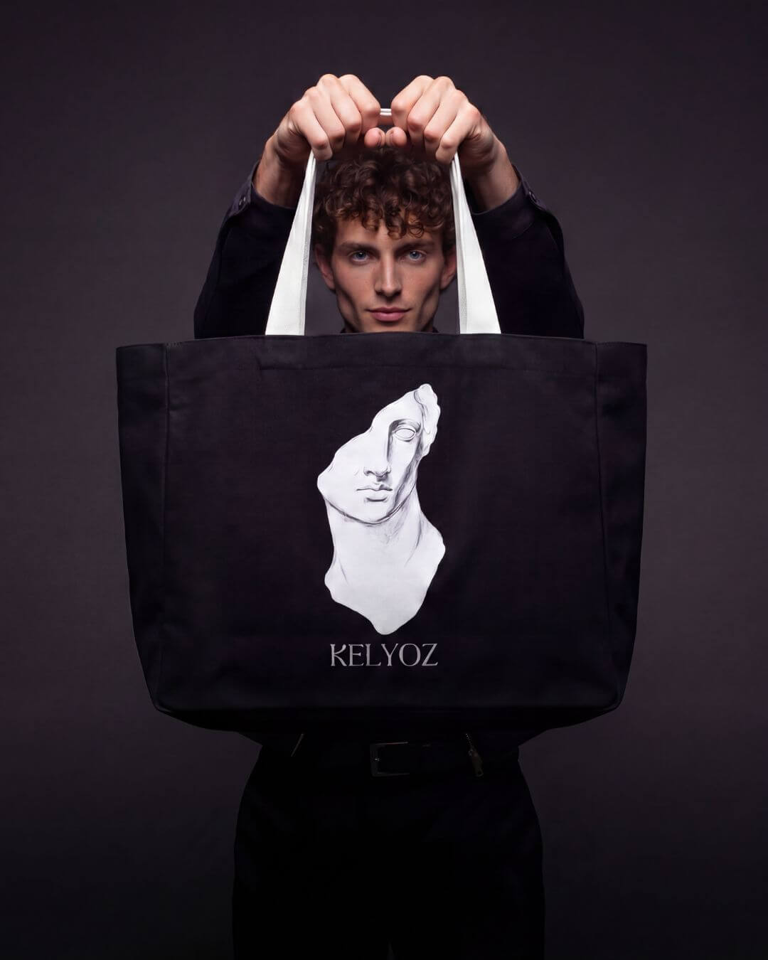 COLLECTOR TOTE BAG