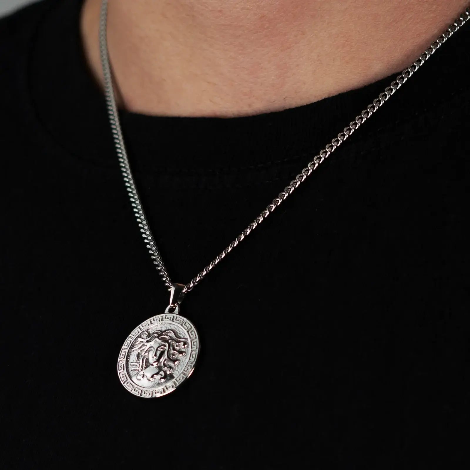 "MEDUSA NECKLACE"